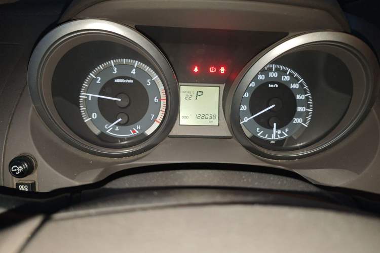 Used Toyota Prado 2014 2.7L Middle East Version Parallel Import Odometer Close Up