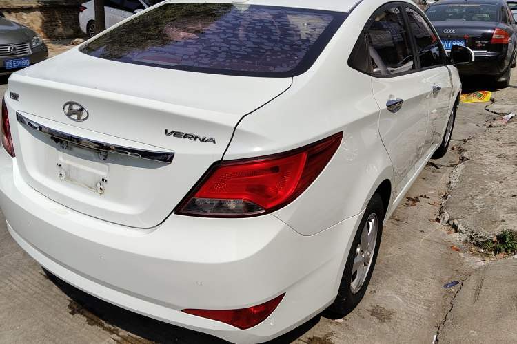 Used Hyundai Verna (older generation) 2014 1.4L Automatic Leading-Edge GLX