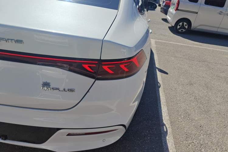 Used BYD Qin PLUS 2021 DM-i 120KM Prestige Model Exterior 3