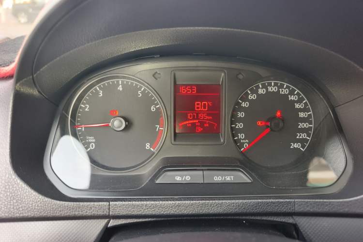 Used Volkswagen Jetta 2015 Zhuihui Edition 1.4L Manual Fashion Model
