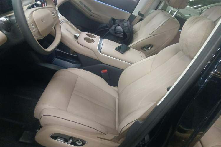 Used XPeng X9 2025 740 Ultra-Long Range Max Left Front Seat