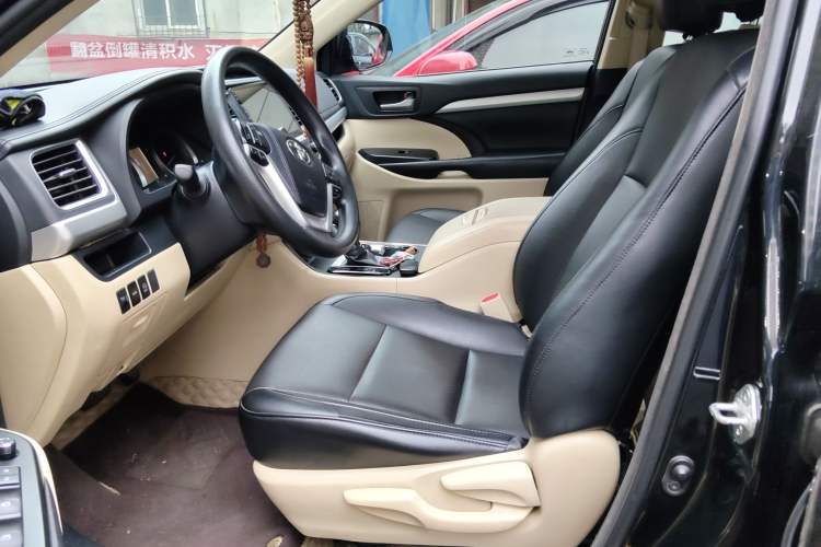Used Toyota Highlander 2018 2.0T Two-Wheel Drive Elite Edition 5 Seats Emission Standard China V
