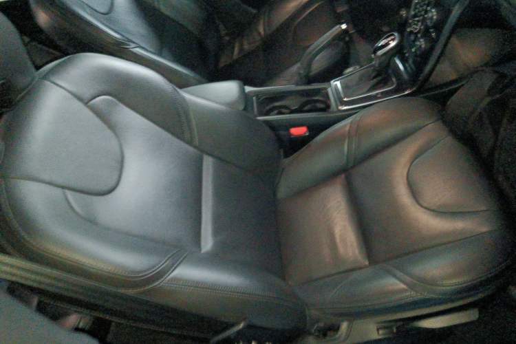 Used Volvo V40 2018 T3 Zhiyi Edition Right Front Seat