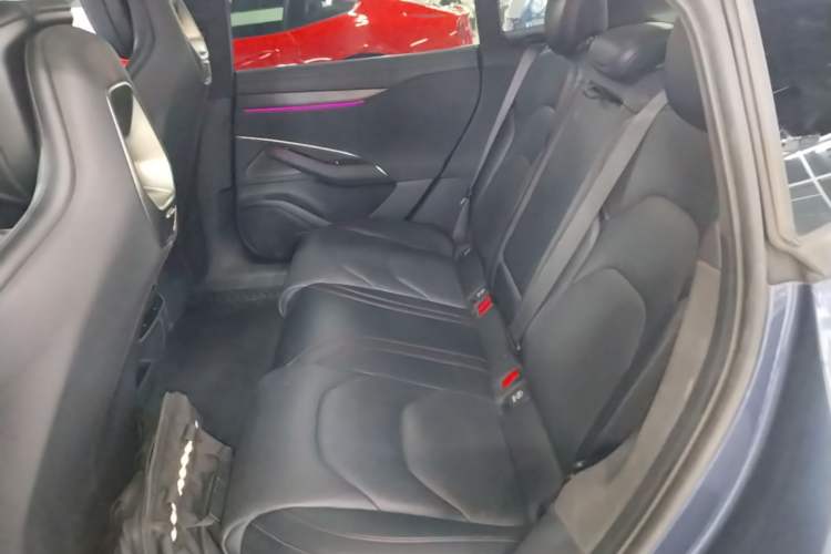 Used Xiaomi Auto SU7 2024 Four-Wheel Drive Ultra-Long Range Advanced Intelligent Driving Max Edition
