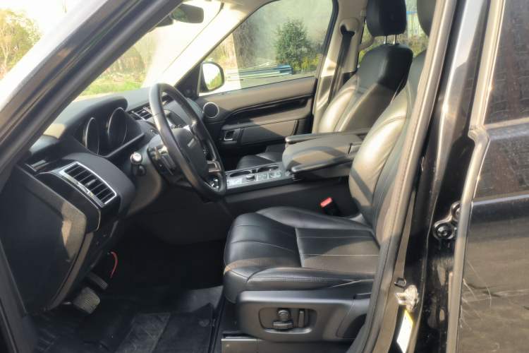 Used Land Rover Discovery 2019 3.0 SC V6 SE Left Front Seat