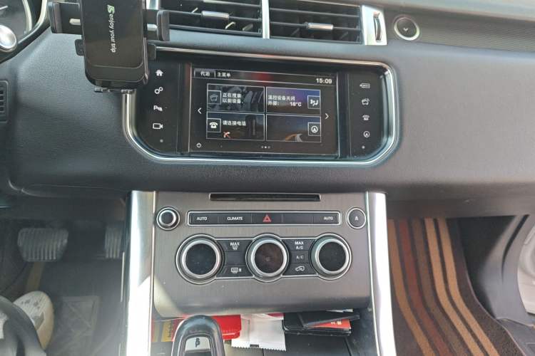 Used Land Rover Range Sport 2016 3.0 SC V6 SE Audio And AC Panel