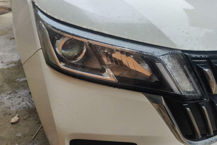 Used Wuling Jiachen 2022 1.5T Manual Light Enjoyment Dynamic Version
