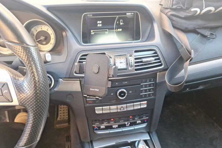 Used Mercedes-Benz E-Class 2014 E 200 Coupe Audio And AC Panel