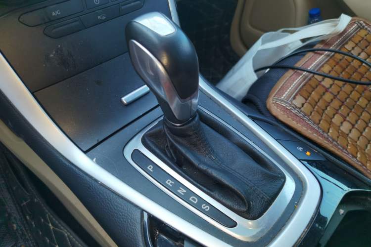 Used Ford Edge 2018 EcoBoost 245 Two-Wheel-Drive Titanium 5-Seater China V Standard Gear Lever