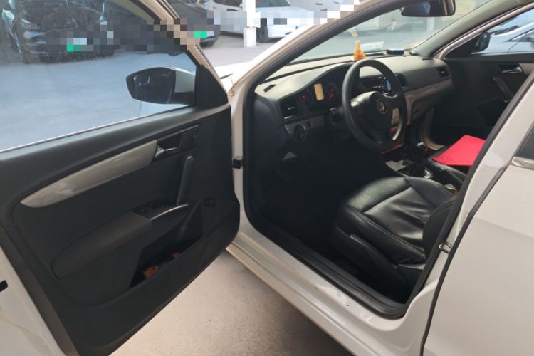 Used Volkswagen Lavida 2013 Revised Classic 1.6L Manual Fashion Edition
