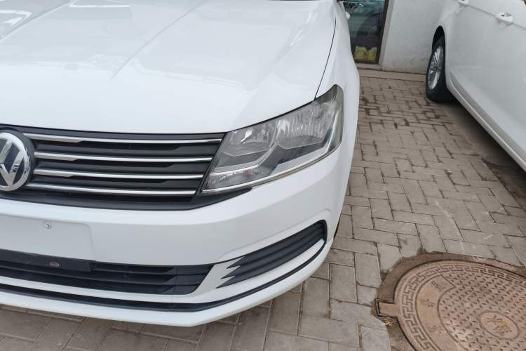 Used Volkswagen Gran Lavida 2015 1.6L Automatic Fashion Edition Left Front Headlight