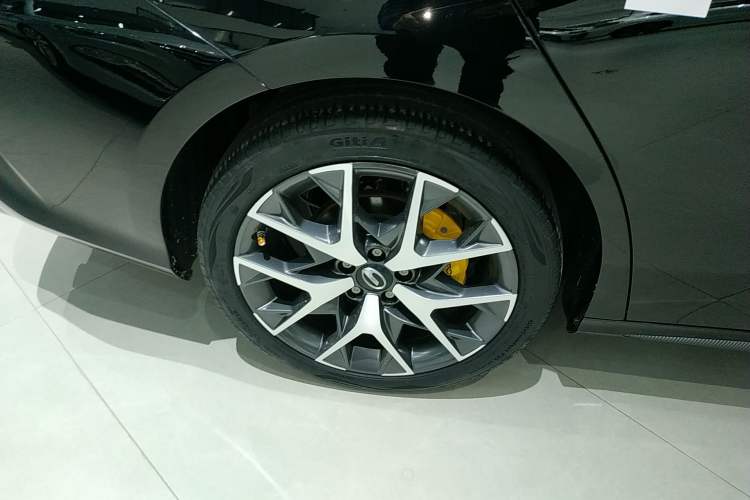 Used GAC Trumpchi EMPOW 2021 270T DCT J15 Version Right Rear Wheel Hub