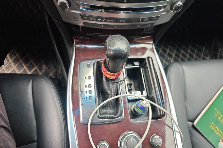 Used Infiniti Q70 2015 Q70L 2.5L Elite Edition Gear Lever