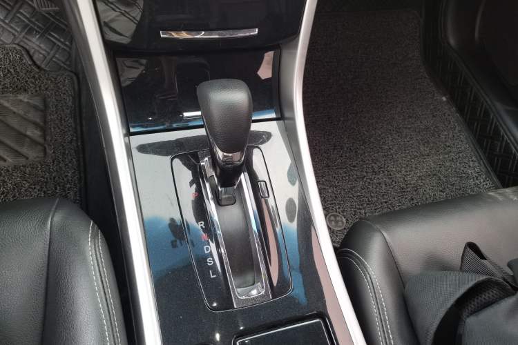 Used Honda Accord 2016 2.0L Comfort Edition Gear Lever