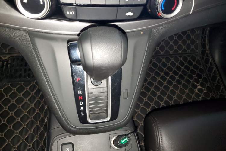 Used Honda CR-V 2015 2.0L two-wheel drive Fashion Edition Gear Lever