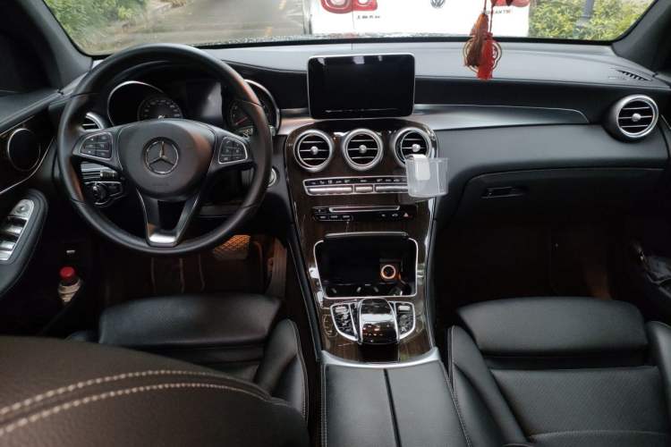 Used Mercedes-Benz GLC 2017 GLC 260 4MATIC Dynamic Edition