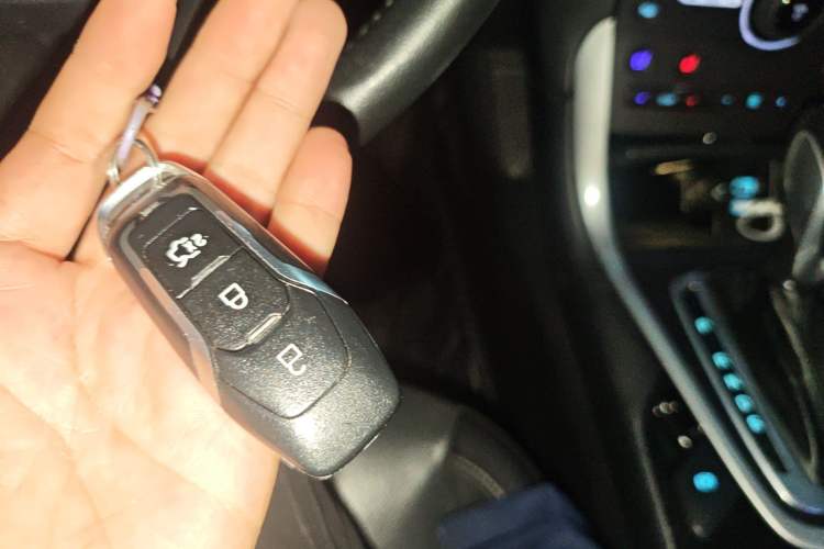 Used Ford Edge 2016 EcoBoost 245 Four-Wheel Drive Titanium 7-Seater