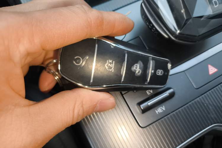 Used BYD Song L DM-i 2025 Intelligent Driving Version 112 km Beyond-Range Type
