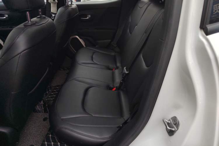 Used Jeep Renegade 2017 180T Automatic High-Energy Version Left Rear Seat