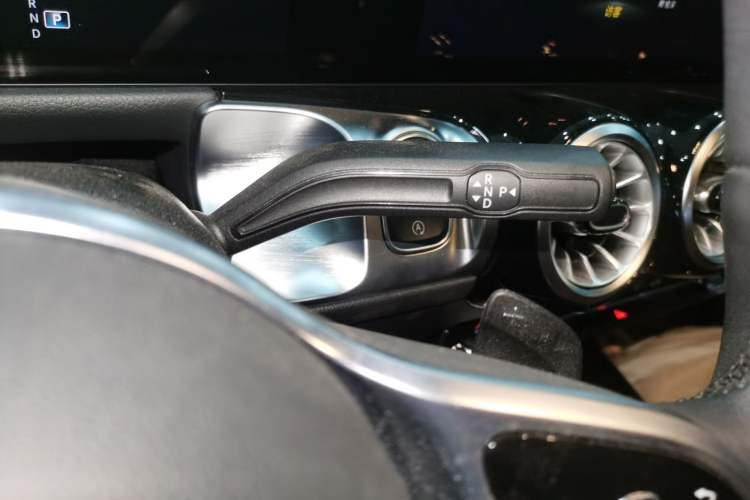 Used Mercedes-Benz GLB 2023 GLB 220 Fashion Model Gear Lever