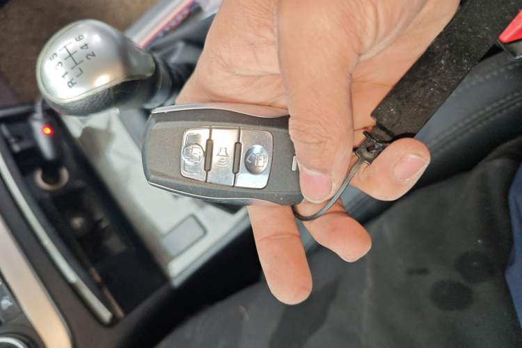 Used Haval H6 Coupe 2015 Blue-Label Facelift 2.0T Manual Two-Wheel Drive Urban Version