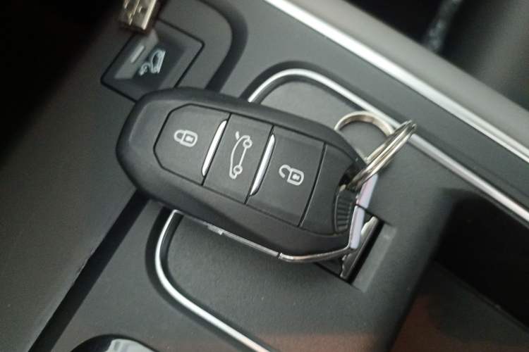 Used Citroen C5 AIRCROSS New Energy 2020 1.6T All-Wheel-Drive Plug-in Hybrid Enjoyment Version Interior 1