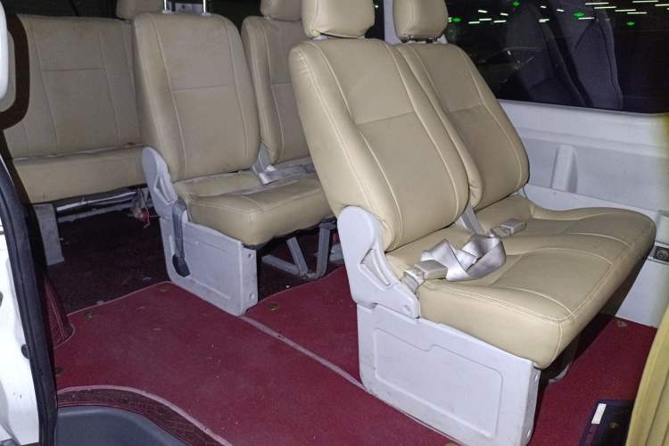 Used Jinbei Hiace 2016 2.0L Luxury Version V19 Left Rear Seat