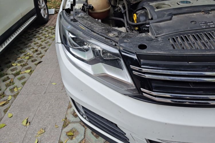 Used Volkswagen Tiguan 2015 1.8TSI Automatic Two-Wheel Drive Comfort Edition Right Front Headlight