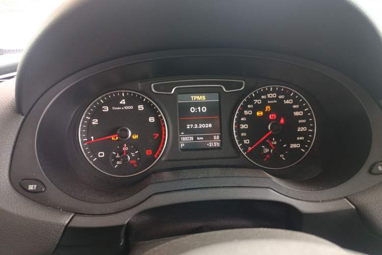 Used Audi Q3 2012 35 TFSI quattro Comfort Model Instrument Cluster