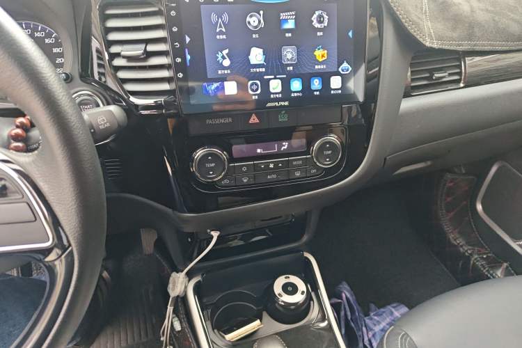 Used Mitsubishi Outlander 2019 2.0L Two-Wheel Drive Comfort Edition 7-Seater China VI Standard