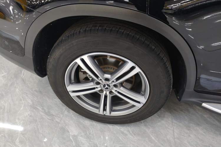 Used Mercedes-Benz GLC 2020 Facelifted GLC 260 L 4MATIC Dynamic Edition Exterior 2