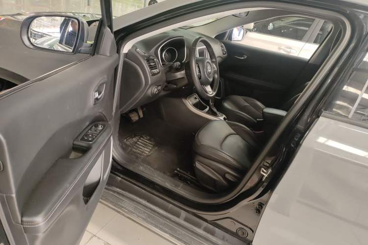 Used Jeep Compass 2017 200T Automatic Family Edition