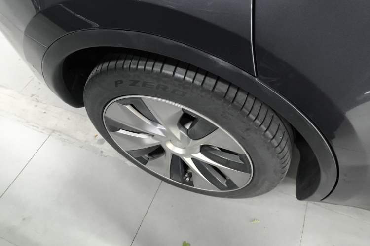 Used Tesla Model Y 2021 Long-Range All-Wheel-Drive Version 3D7