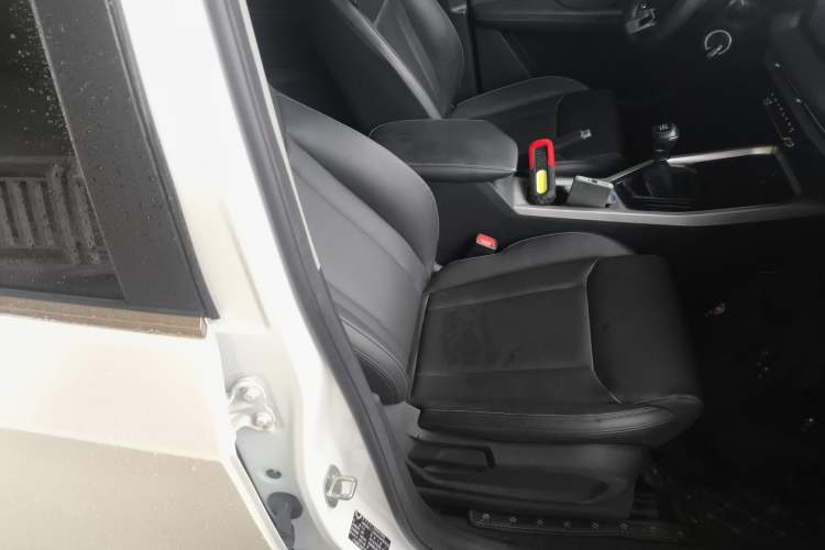 Used Wuling Jiachen 2022 1.5L Manual Comfort Edition