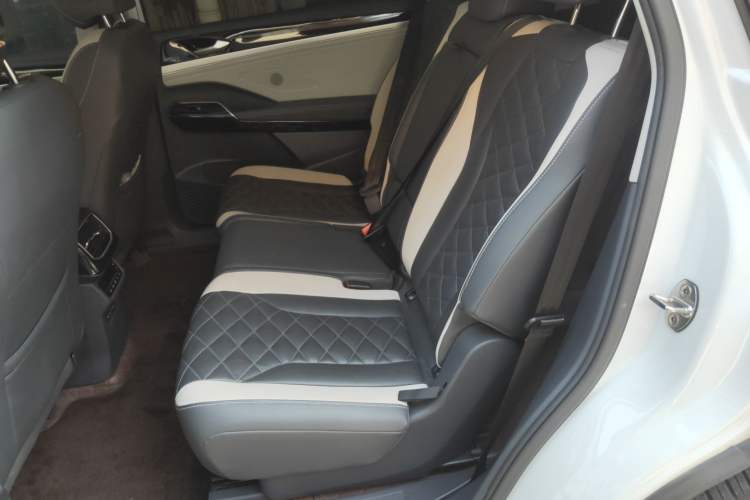 Used Volkswagen ID.6 CROZZ 2021 Long-Range PRO Edition Left Rear Seat