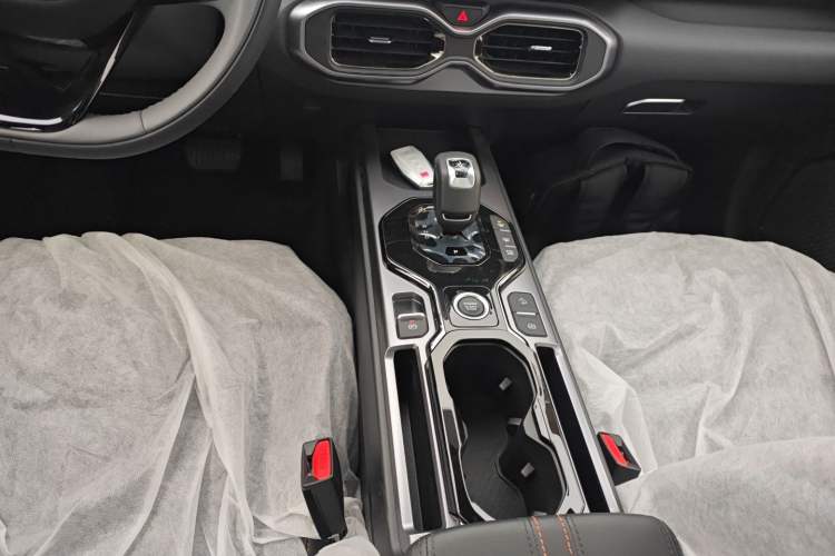 Used Geely Auto Cowboy 2025 1.5TD Trendy Play Edition Gear Lever