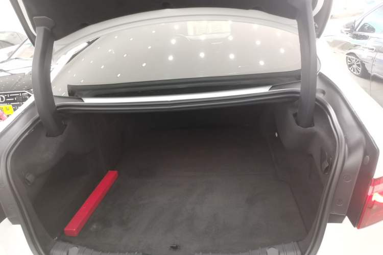 Used Jaguar XFL 2023 XFL 2.0T P250 Two-Wheel-Drive Luxury Deluxe Edition
