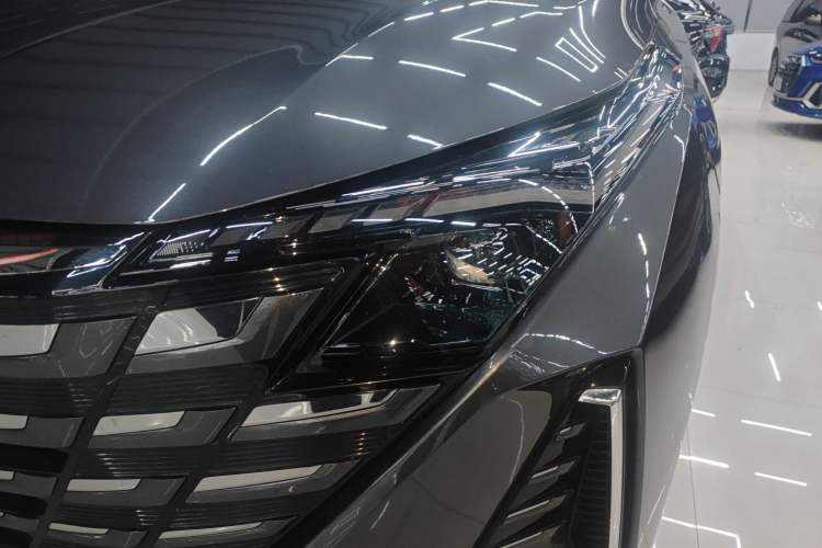 Used CHANGAN UNI-Z New Energy 2024 Blue Whale Smart Electric iDD 125km Leading Model
