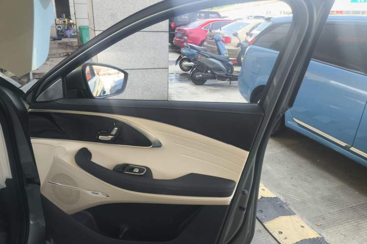 Used EXEED Lingyun 2024 300T Two-Wheel Drive Starlight Edition