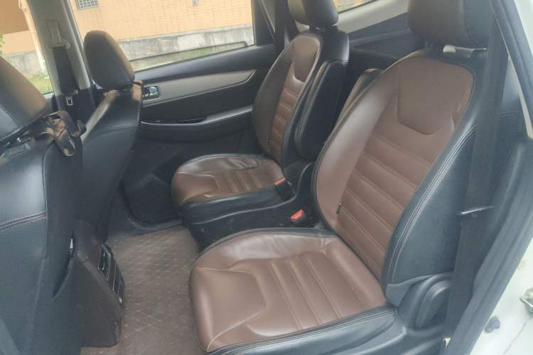 Used FORTHING Joyear X6 2017 Jingxiang Series 1.5T CVT Luxury Model Left Rear Seat
