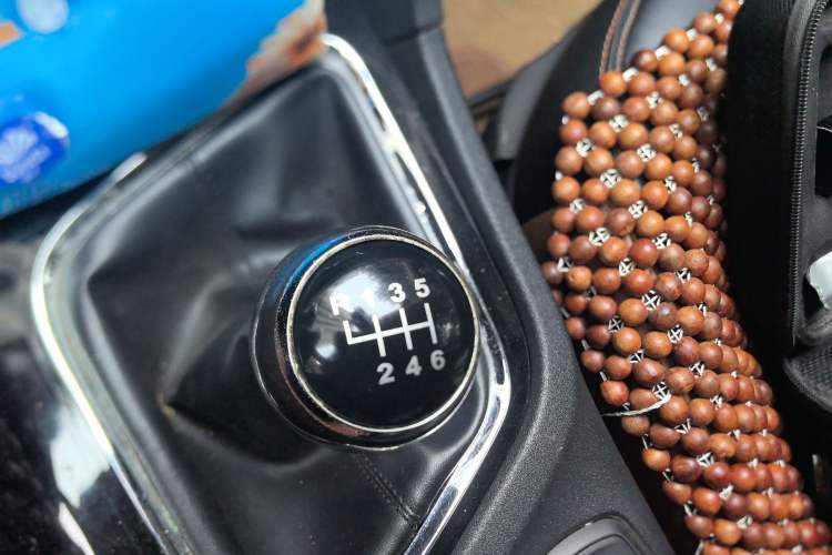 Used Soueast DX7 2015 1.5T Manual Luxury Model Gear Lever