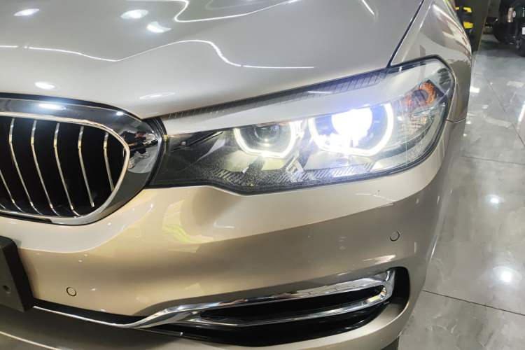 Used BMW 5 Series 2019 Facelifted 530Li Leading Edition Luxury Package
