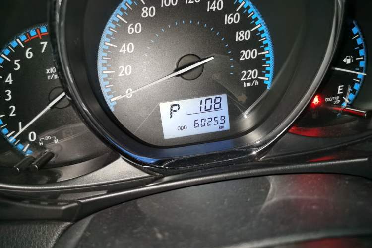 Used Toyota YARiS L Zhi Xiang 2017 1.5E CVT Dynamic Edition Odometer Close Up