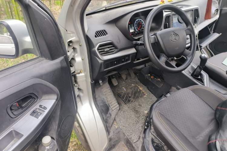 Used CHANGAN KAICHENG Ruixing M60 2023 1.5L GDI Elite-Class Passenger Vehicle 6/7 Seats Driver Seat