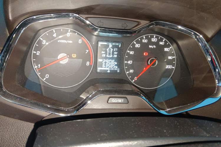 Used Baojun 310W 2017 1.5L Manual Fashion Model China V