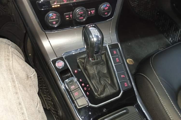 Used Volkswagen Passat 2017 330TSI DSG Luxury Edition