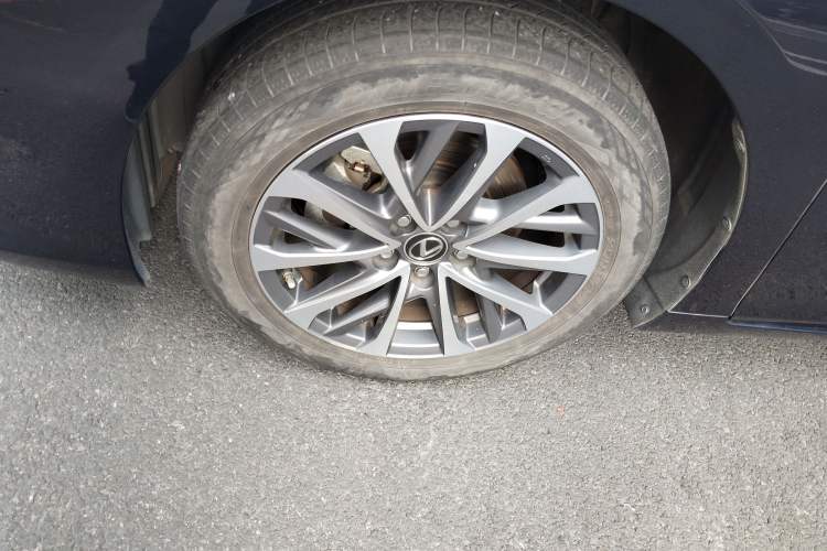 Used Lexus ES 2023 200 Excellence Edition