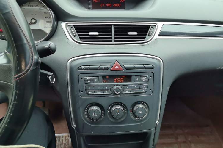 Used Peugeot 308 2013 1.6L Automatic YouShang Model Audio And AC Panel