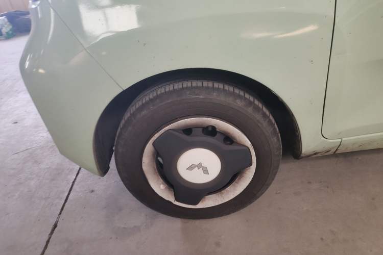Used Wuling Hongguang MINIEV 2022 Macaron Premium Model – Lithium Iron Phosphate Left Front Wheel Hub