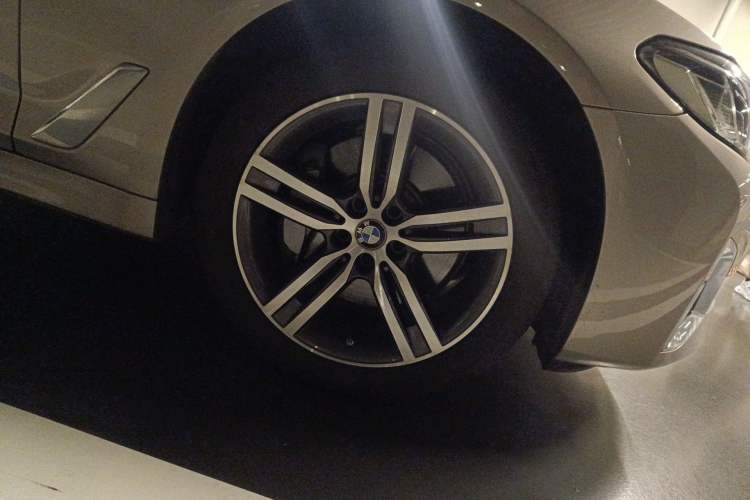 Used BMW 5 Series 2021 Restyled 530Li Leading Edition Luxury Package
